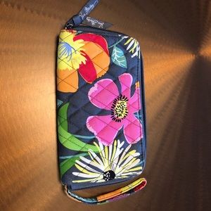 Vera Bradley Ziparound Wristlet